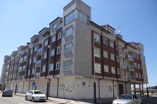 Pis  Calle la merced. Piso en cambados con dos garajes y trastero