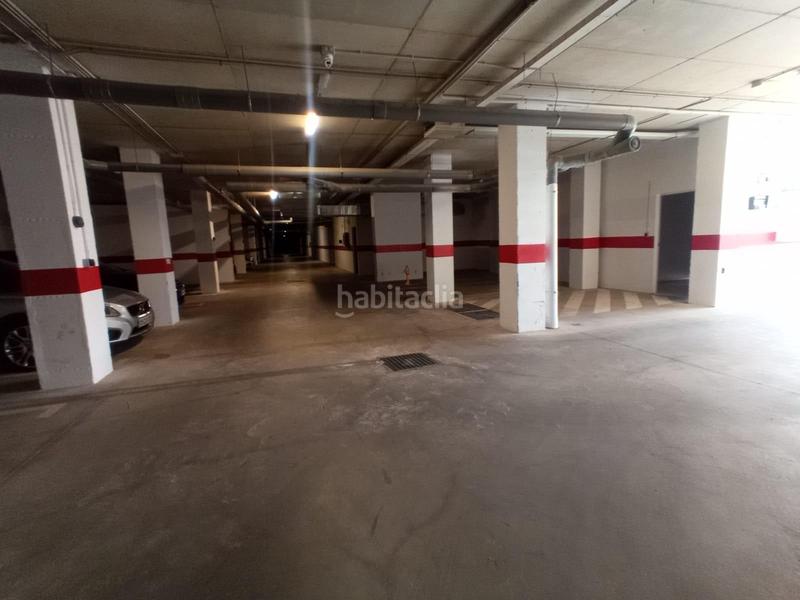 Foto 153da989-f9e9-41c3-9a7c-85b9e00588e7. Parking voiture dans Muelle Ceuta