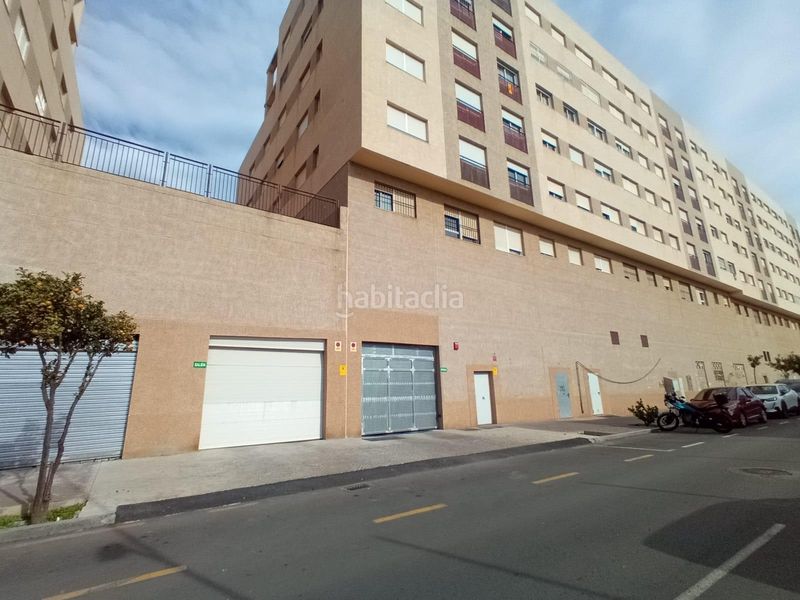 Foto 42310037-f921-4231-b100-ba7ad07168ed. Aparcament cotxe a Muelle Ceuta