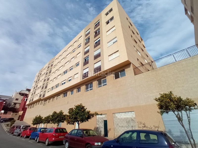 Foto c7d0fe26-783a-424c-8941-d47d4de305a3. Aparcament cotxe a Muelle Ceuta