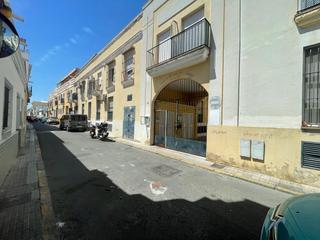 Autoparkplatz in El Pino-Bajo de Guía. Plaza de garaje en calle trasbolsa sanlúcar de bda.