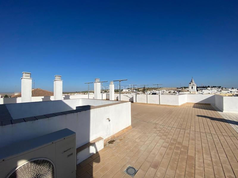 Foto afb41b09-010a-45ea-bacc-75d32c7e80f5. Attique avec parking dans Trebujena