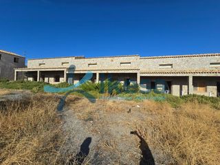 Gebäude in Dólar. Venta de hotel en cruz del granado  dólar granada