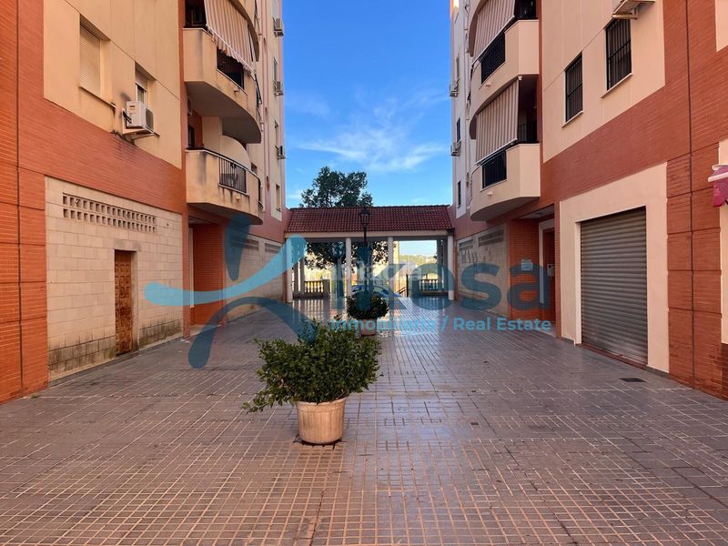 Foto 6b812804-6366-4f2b-922a-70a814c421fb. Piso  en venta vpo , con terraza en Salesianos Utrera