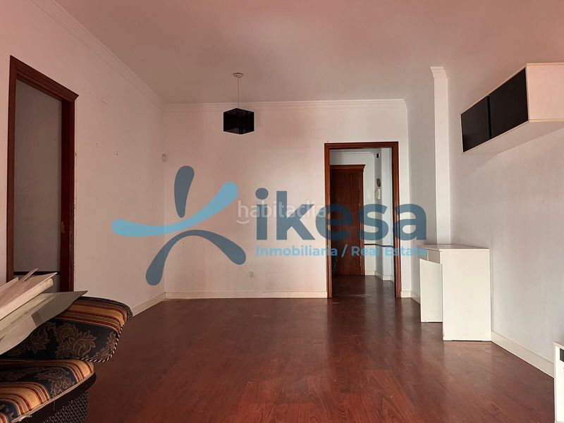 Foto 7a1ea69e-4b26-4f0f-9e75-73bd09d3a0aa. Piso  en venta vpo , con terraza en Salesianos Utrera