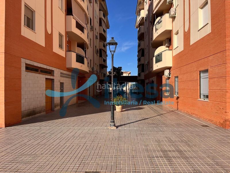 Foto c23da61f-3501-49ba-831a-db3a5b72bc61. Piso  en venta vpo , con terraza en Salesianos Utrera