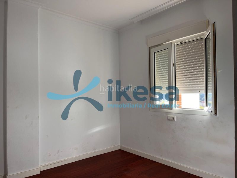 Foto c6ee9fa7-0c38-41fd-bdd0-feb4fabbec9b. Piso  en venta vpo , con terraza en Salesianos Utrera