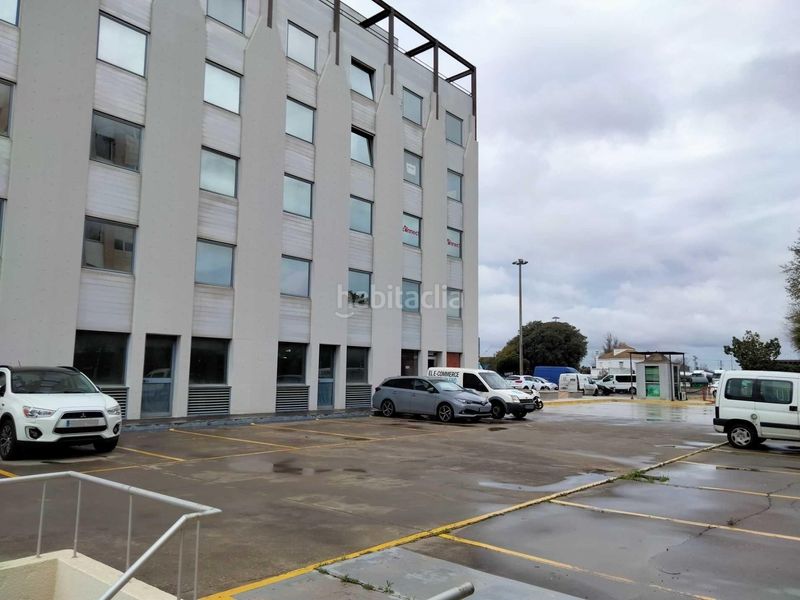 Foto 695b7330-c3c3-4e6e-81d3-a422f46ae753. Aparcament cotxe a Urbadiez - Entrepuentes Sevilla