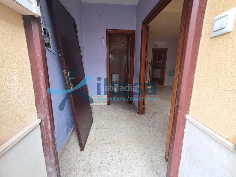 Foto a799a54d-8f63-4276-b92a-494f2f774dff. Casa adossada a Puente Genil