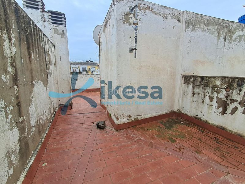 Foto e7928cb7-ccae-4f63-8187-e35b57607f6d. Casa adossada a Puente Genil