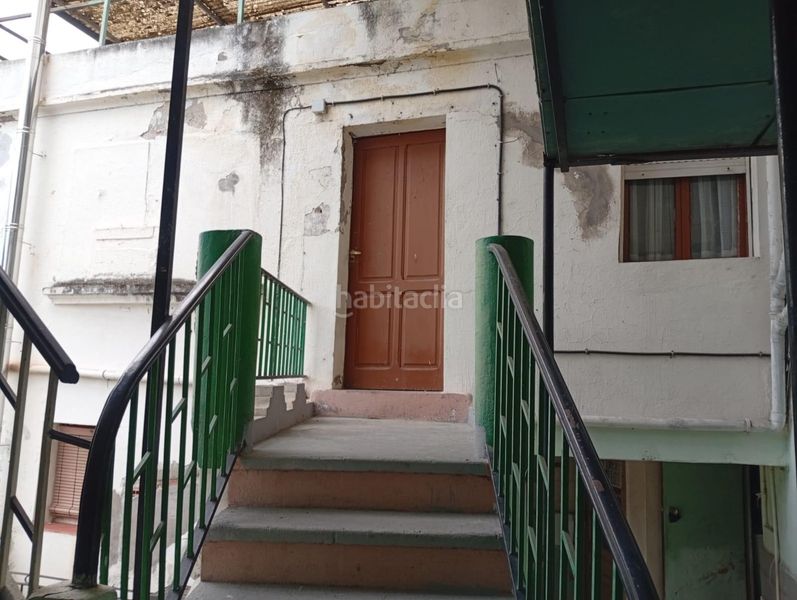 Foto 07d82e9d-c482-4ba7-bb4b-845832ee0688. Edificio en del progreso 171 hostal en venta en a rua en Rúa (A)
