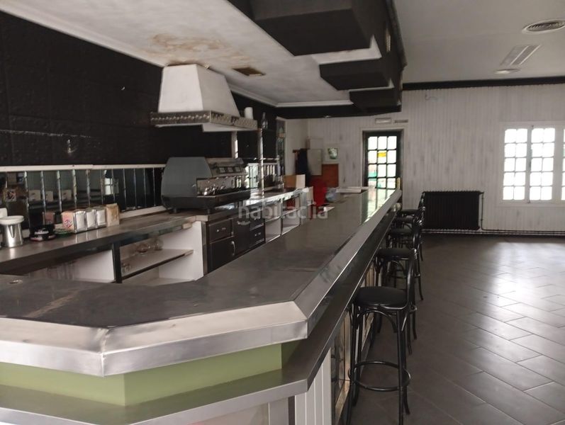 Foto bfb0f79e-83f1-4d16-bc21-226ad978f2c4. Edificio en del progreso 171 hostal en venta en a rua en Rúa (A)