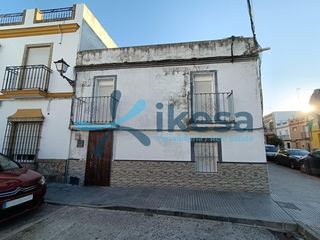 Reihenhaus in Lora del Río. Venta de casa adosada en lora del río  sevilla