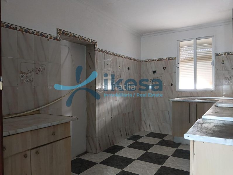 Foto 40877ad4-b581-45b7-88dc-9aca392031ee. Pis amb aparcament a Centro Utrera