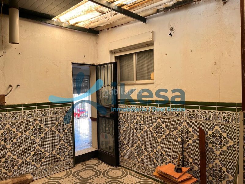 Foto 5c81c2f0-7239-4682-b775-521b66f9c9ab. Piso vivienda en planta primera para reforma integral en Utrera