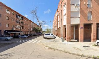Local Comercial a Plaza vicente sereno capella 8. Local en venta en córdoba