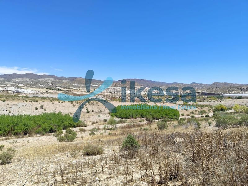 Foto 1da89f3e-d732-4629-aab6-2e0973d653ad. Finca rústica a Sorbas