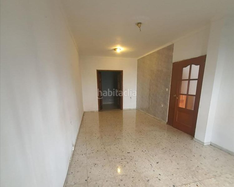 Foto fe17527f-5587-4aad-ac06-0735f35addef. Casa adossada a Marchena