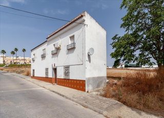 Reihenhaus en Calle batalla de garellano 31. Casa adosada en montilla c�rdoba