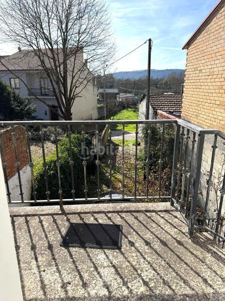 Foto b99d1112-25cd-44d5-b5b8-7eb9150a9ccd. Casa adossada amb aparcament a Verín