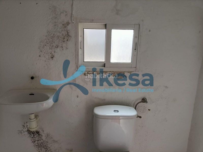 Foto 61688860-3e7b-45b7-b3dd-97fc150d3e1d. Casa adosada en caño 3 a reformar vivienda . córdoba en Valenzuela