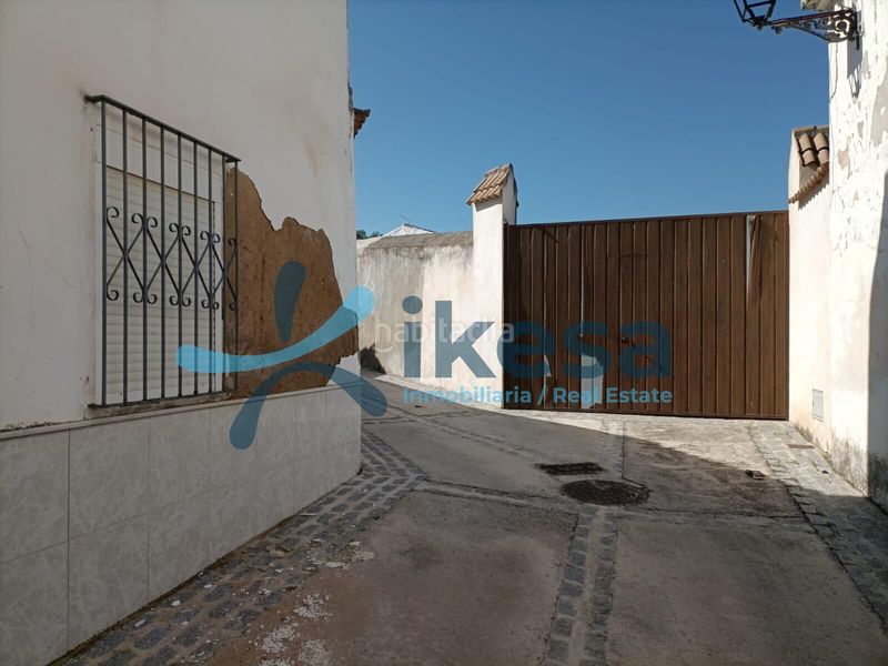 Foto c4aa3206-7447-4cc6-9cdb-8c15b1e1c565. Casa adosada en caño 3 a reformar vivienda . córdoba en Valenzuela