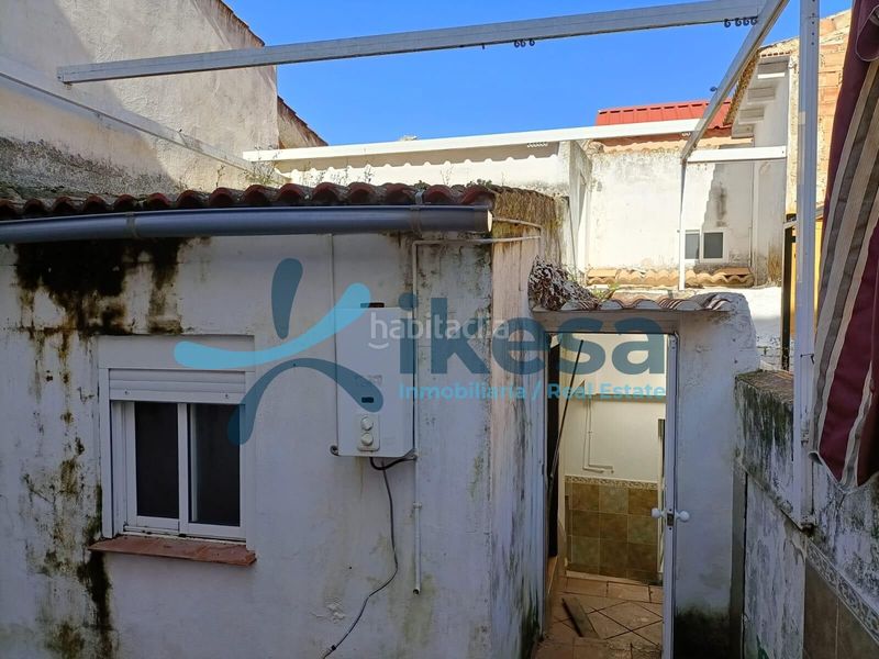 Foto ce027db2-eb0d-4d55-b9c3-d13e04972ba2. Casa adosada en caño 3 a reformar vivienda . córdoba en Valenzuela