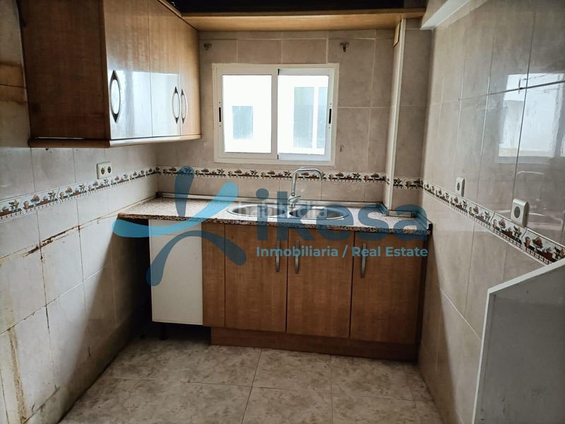 Foto daaca646-cc69-48fc-b7a6-629282338142. Casa adosada en caño 3 a reformar vivienda . córdoba en Valenzuela