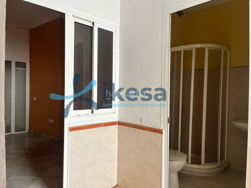 Foto 091389a1-45a1-4142-b713-b90df38e1ff3. Casa adossada a Coronil (El)
