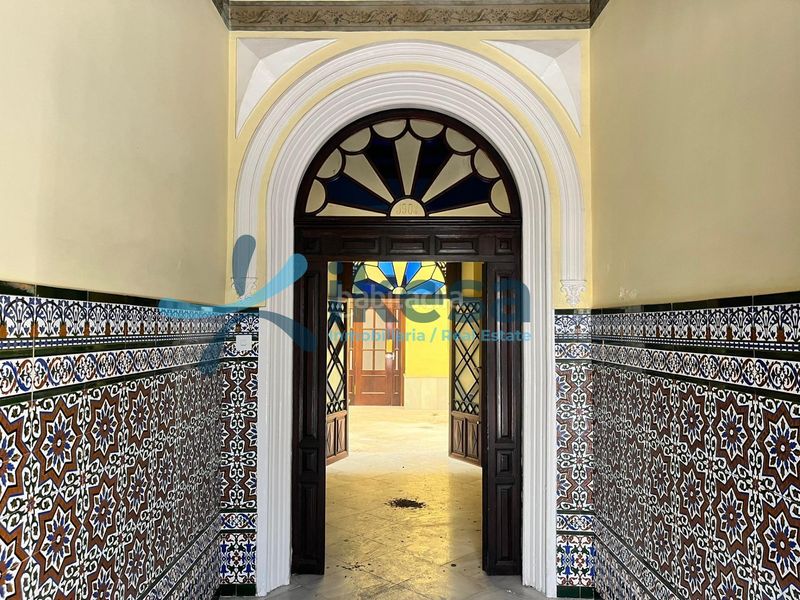 Foto f40a4d37-b64a-4ee4-a024-351b9f794103. Casa adossada a Coronil (El)