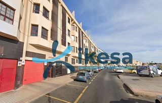 Pis a Sardina. Venta de piso con plaza de garaje en santa lucía de tirajana, la