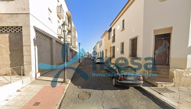 Foto 05603567-8535-4e69-b81b-7ce1ffce3802. Casa adossada amb aparcament a Lepe