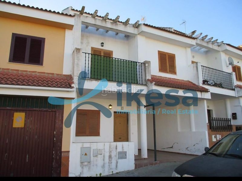 Foto 68612357-a457-4a10-be0c-189a44b81a8a. Casa adossada amb aparcament a Lepe
