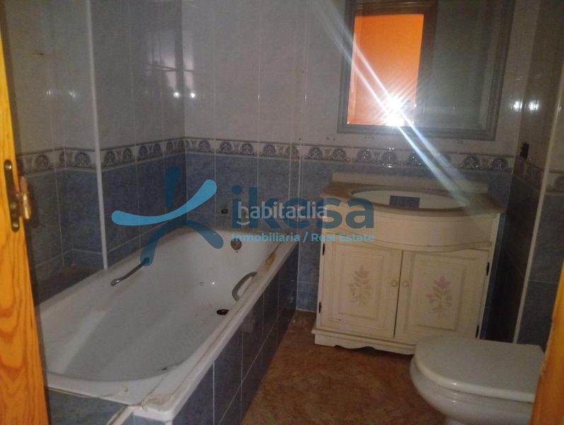 Foto dcab72cd-0e8e-425d-ab1e-f9a904b718e8. Pis a Adra