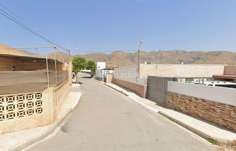 Foto b68c81f8-18a1-4e57-a05b-02ad529e81cc. Casa adossada a Vícar pueblo Vícar