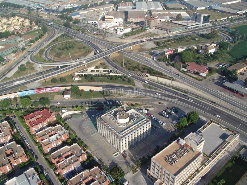 Foto 1e3af99d-96bd-4038-b2f5-9fe753b9108a. Aparcament cotxe a Urbadiez - Entrepuentes Sevilla