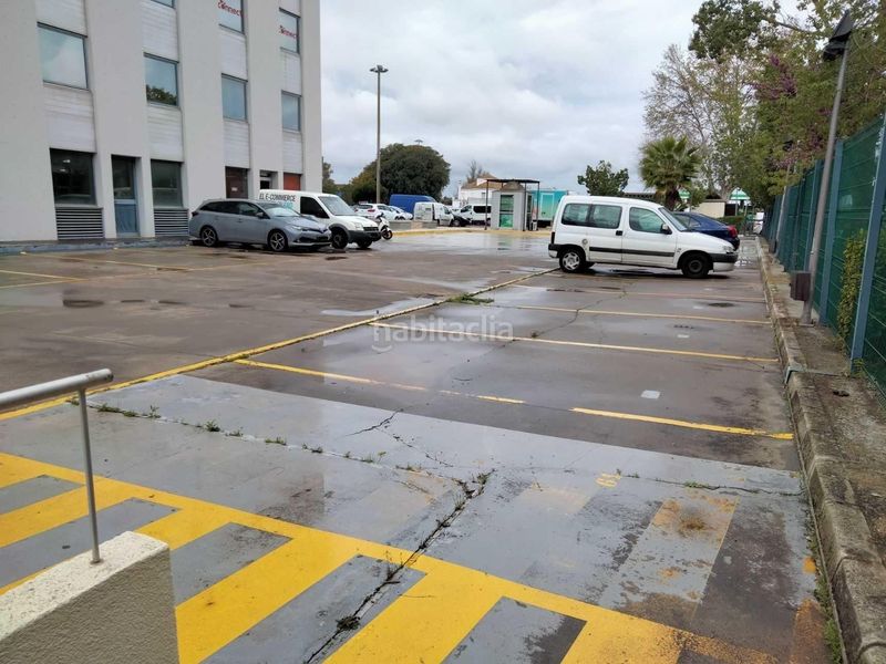 Foto 8c628754-94b6-4d1a-bf01-166c03a4187f. Aparcament cotxe a Urbadiez - Entrepuentes Sevilla