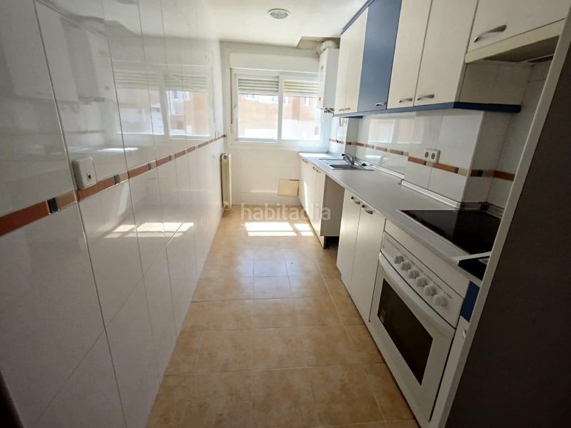 Foto dc3eef87-3874-49c9-9910-52bfaf7d40ec. Pis a Navas del Marqués (Las)