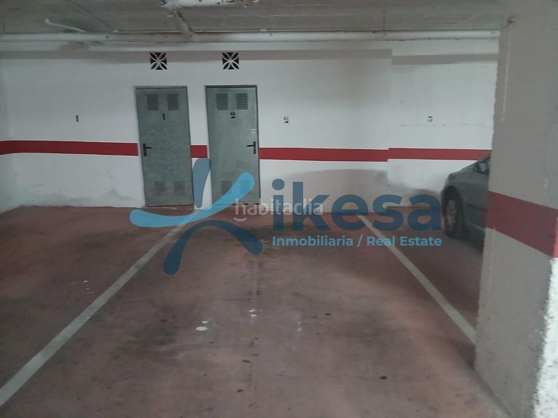 Foto 4b6b2f38-f861-4ca1-bf4c-25c9936415a4. Aparcament cotxe a la cala Mijas Mijas