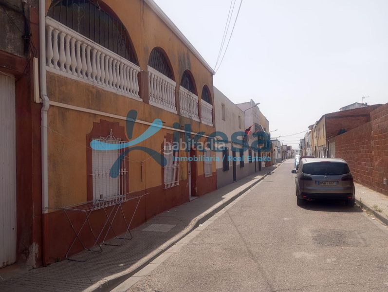 Foto 45497274-4374-4c8e-a8e2-a26d2fb6dcea. Casa adossada a Este Mérida