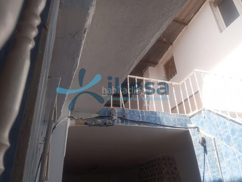 Foto a0ec99a1-90b3-4e8c-8bb3-0b1d95c7a6ee. Casa adossada a Este Mérida