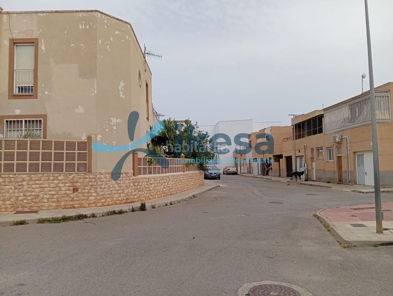 Foto 423ba29b-729c-420f-921f-143572646eeb. Casa adossada amb aparcament a San Isidro - Campohermoso Níjar