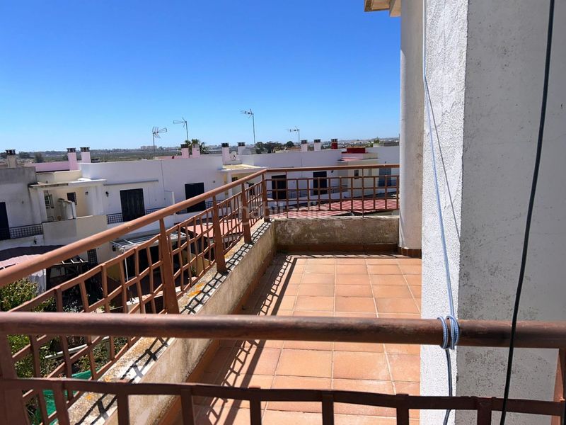 Foto b25a1c1c-147d-4192-85eb-2dc699dccf7d. Casa adossada amb piscina a Ayamonte ciudad Ayamonte
