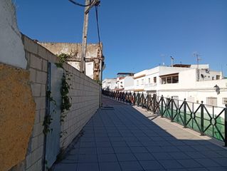 Casa adossada a Taraguilla-Estación. Casa ocupada en venta en san roque cádiz