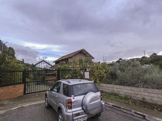 Xalet a Alcolea. Venta de chalet con parcela independiente sin posesión no visita