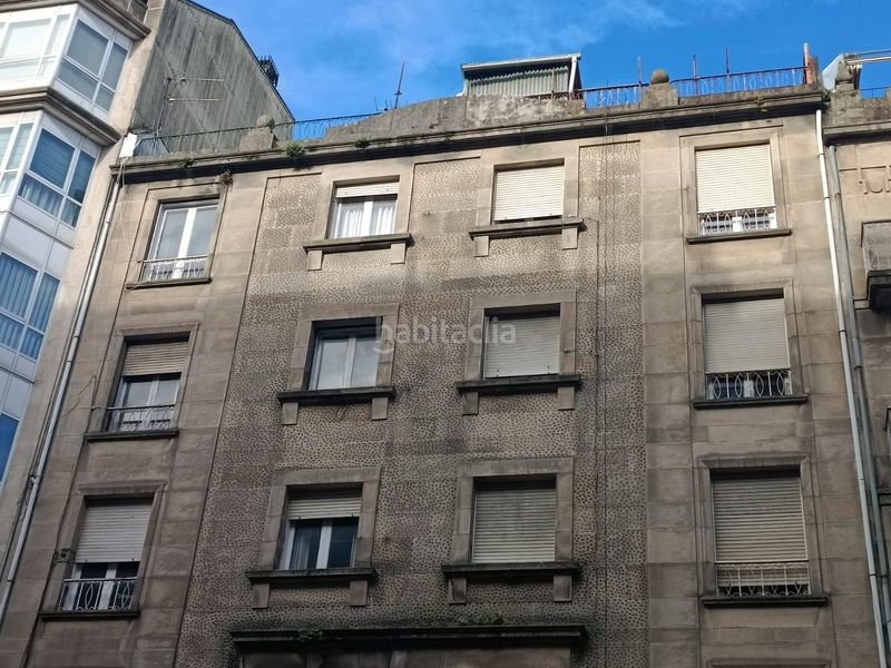 Foto d894c3c8-0d5b-49e1-9c68-1ef786d0faba. Edifici a Plaza España - Corte Inglés Vigo