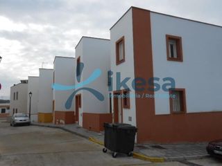 Reihenhaus in Bonares. Venta de casa en bonares, huelva. venta en período de oferta fla