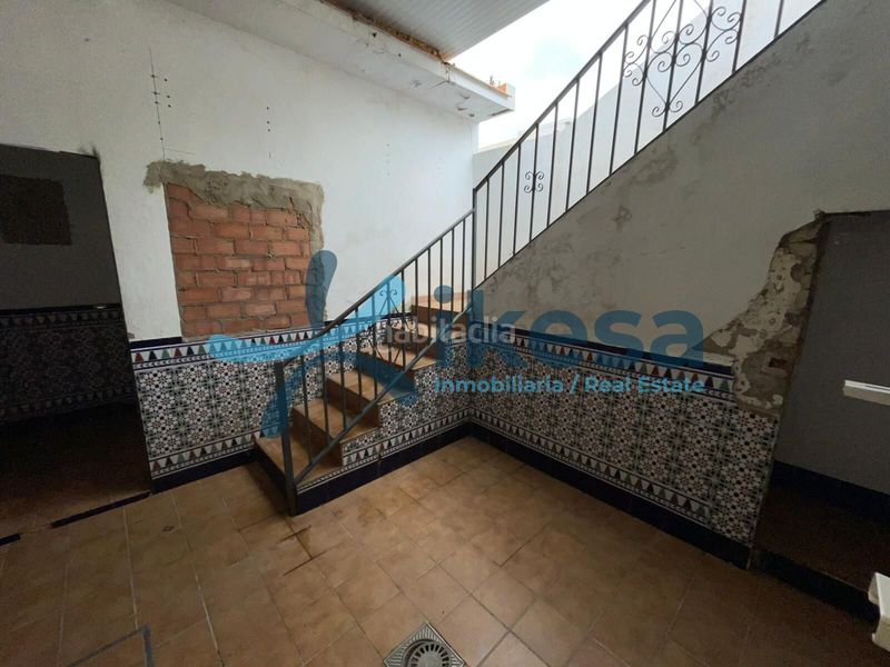 Foto 08b9d21f-e02e-4e86-b814-4ca971373fa5. Casa adossada a Centro Bormujos