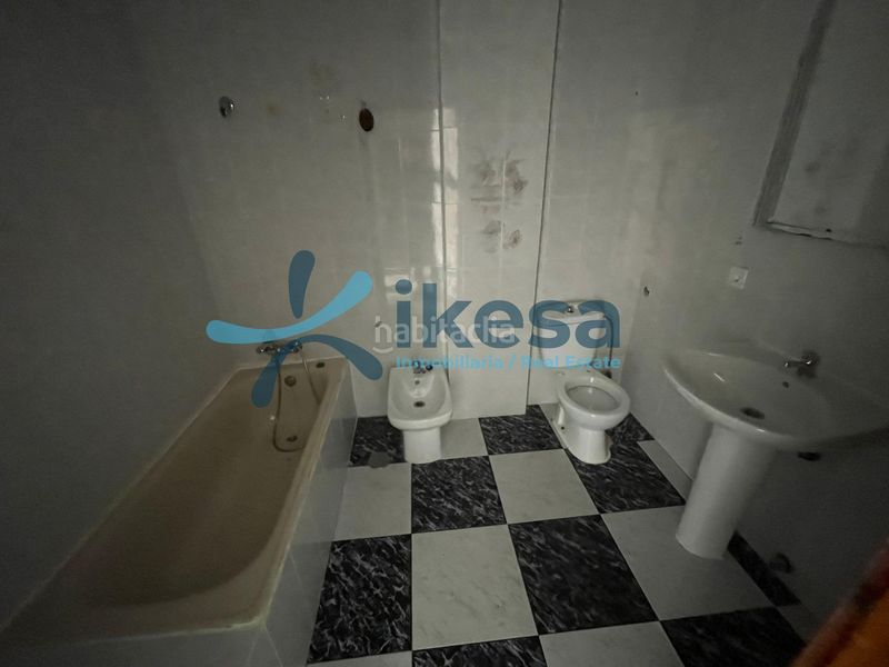 Foto a9ef37a2-6005-4d2b-93c5-83862bb05afd. Casa adossada a Centro Bormujos