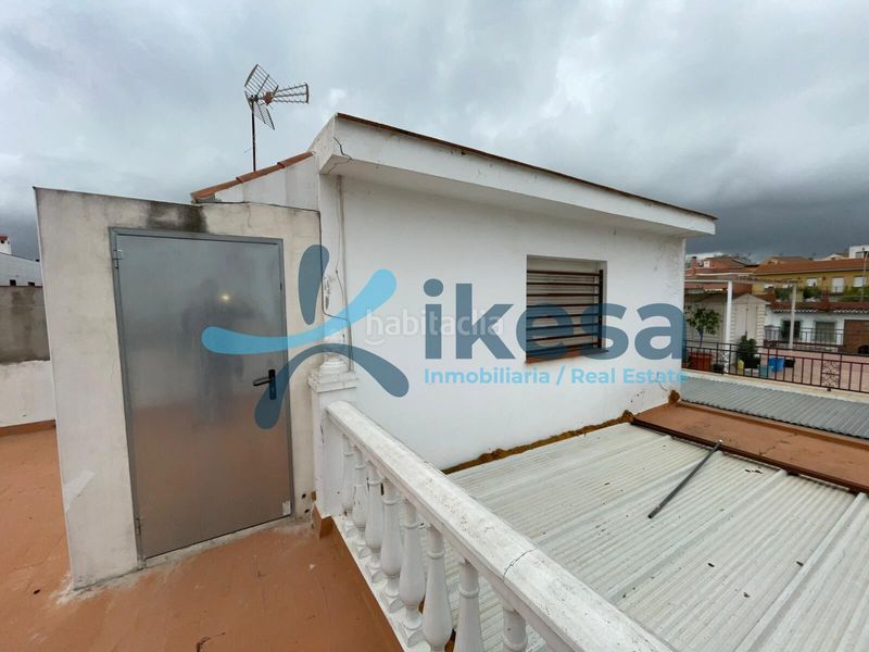 Foto d367fd6c-e874-4870-a91c-8b157a6e549c. Casa adossada a Centro Bormujos